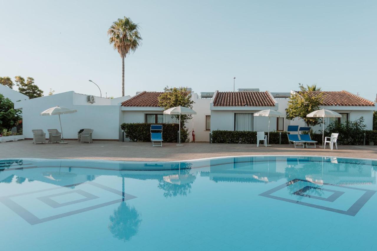 Resort Fior Di Sardegna 波萨达 外观 照片