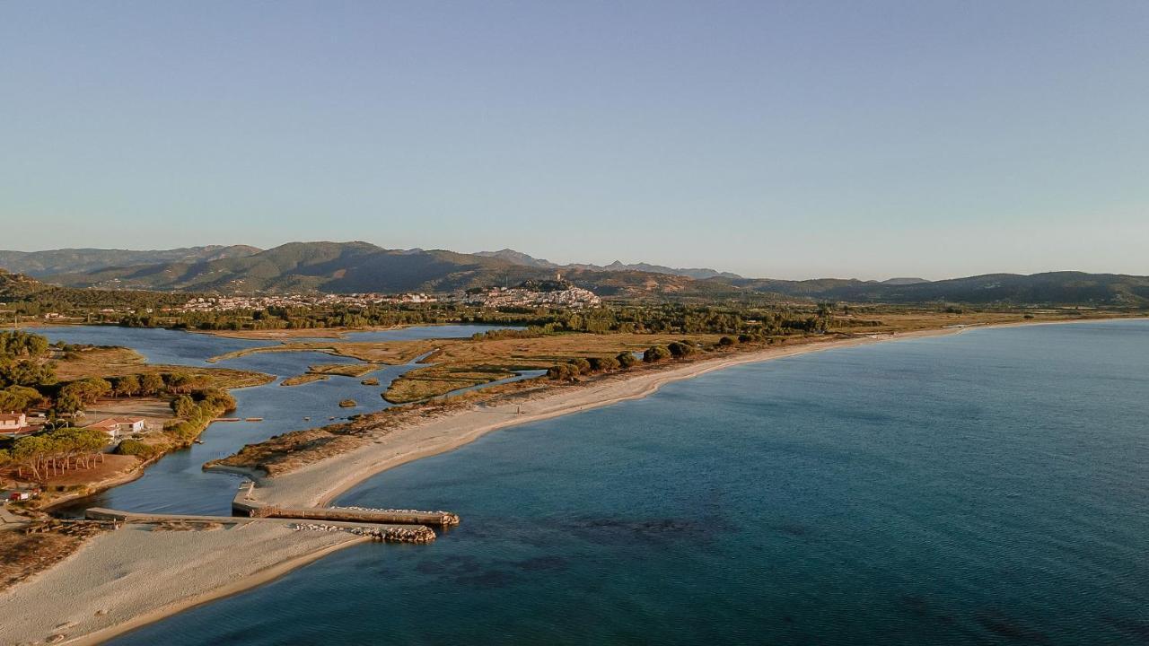 Resort Fior Di Sardegna 波萨达 外观 照片