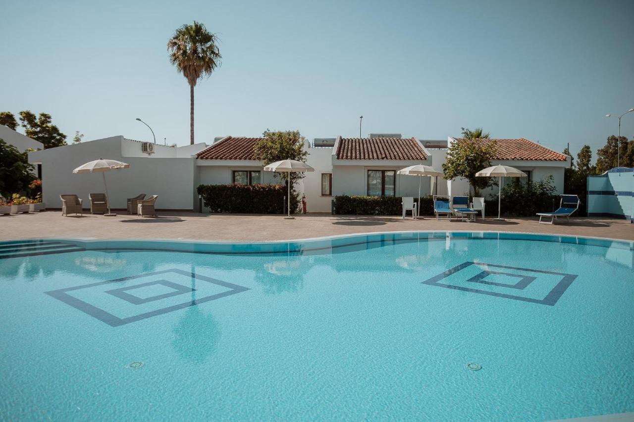 Resort Fior Di Sardegna 波萨达 外观 照片