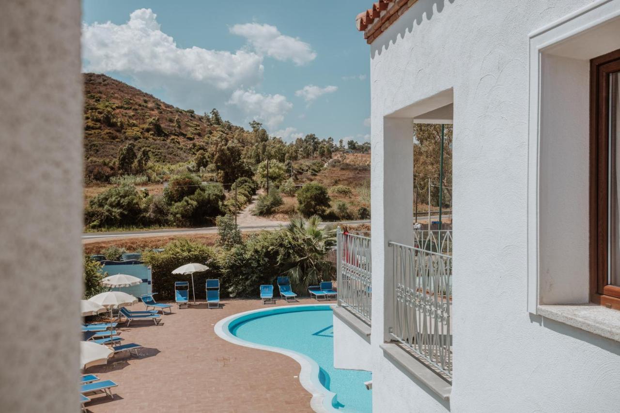 Resort Fior Di Sardegna 波萨达 外观 照片