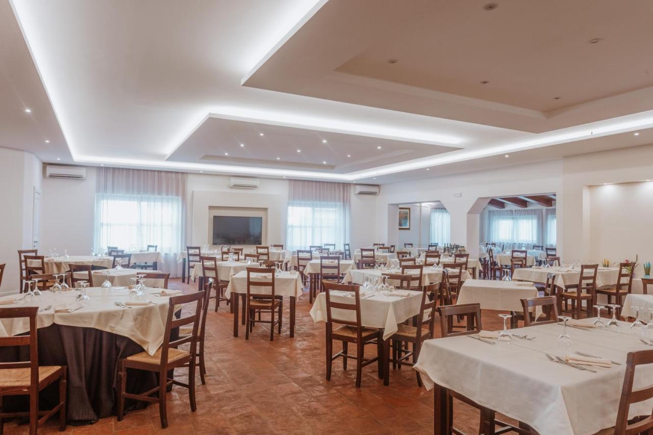 Resort Fior Di Sardegna 波萨达 外观 照片